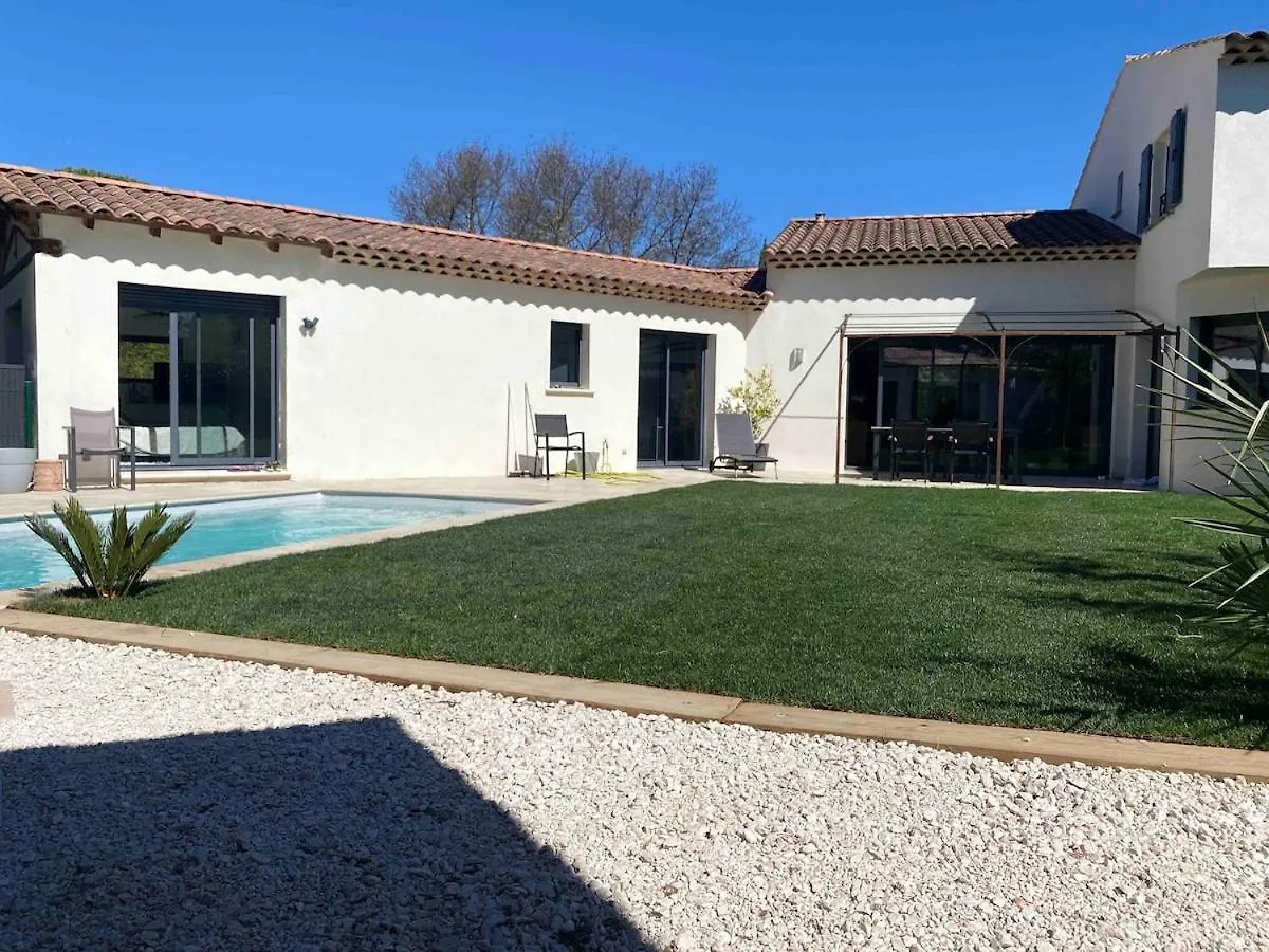 3 Bedroom Villa With Pool Aix-en-Provence Frankreich