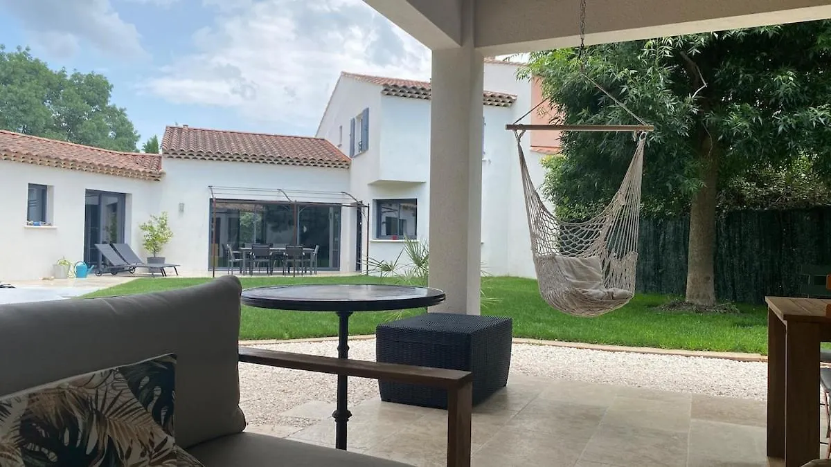 3 Bedroom Villa With Pool Aix-en-Provence 0*,