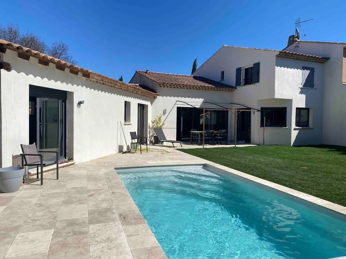 3 Bedroom Villa With Pool Aix-en-Provence 0*,  Frankreich